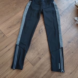 Reebok Size Medium Ankle Zip Leggings